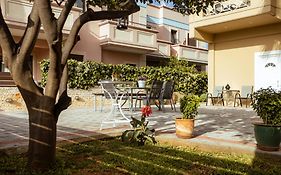 Plakoures Home